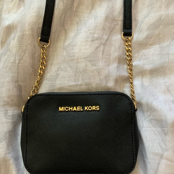 Michael Kors Handbags - MICHAEL KORS Crossbody Purse